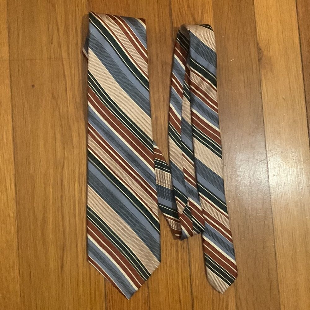 Vintage Yves Saint Laurent brown/blue neutral colored 100% silk neck tie